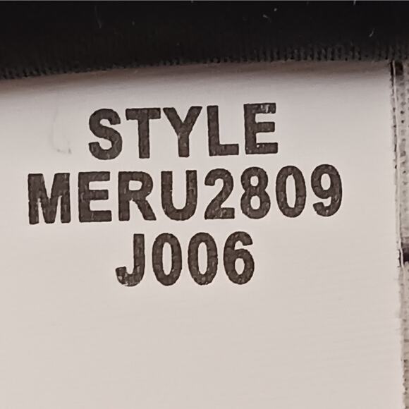 Claiborne Dress Shirt Mens Size M White Dotted Pin Stripe Long Sleeve Cotton - Picture 10 of 10